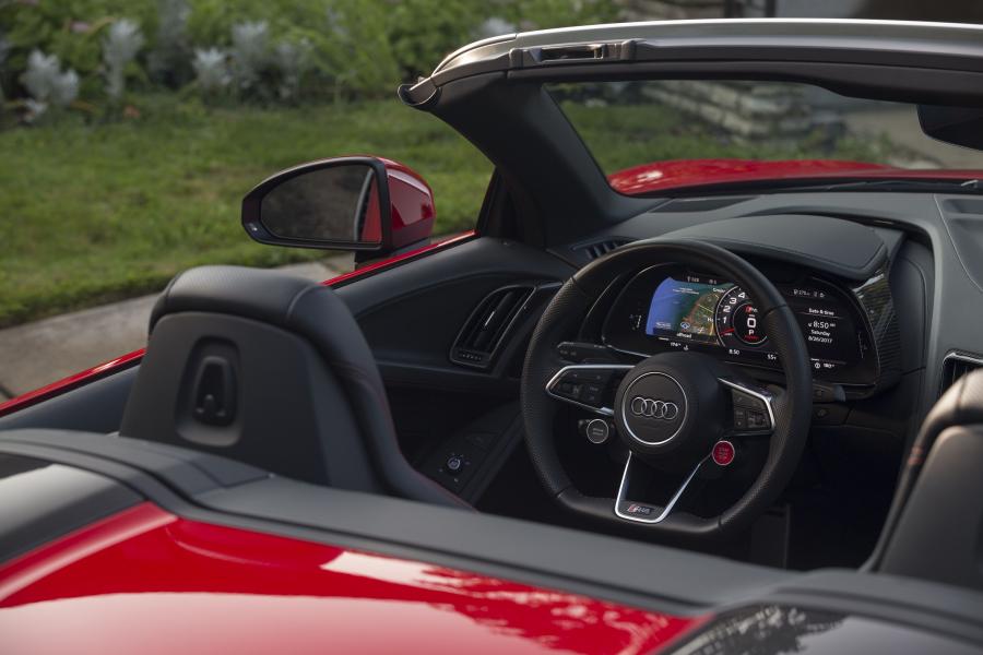 Интерьер Audi R8 Spyder V10 2017 года  (NA) (фото 21 из 51)